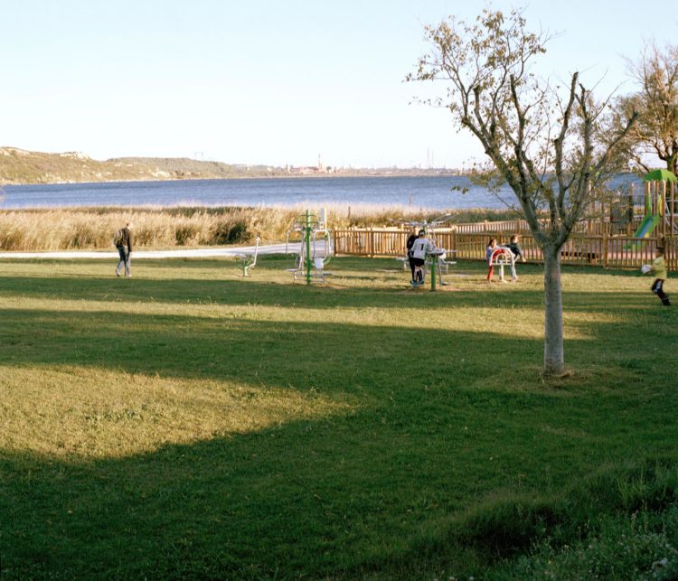 Fos sur Mer, avenue René Cassin, série Aller aux Jardins 2010-11, réalisée dans le cadre du programme Images Contemporaines/Patrimoine du CG13