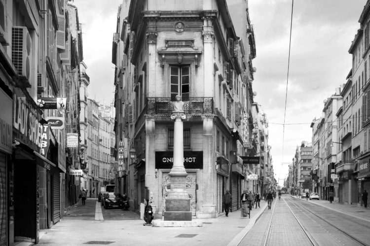 Emma Grosbois | 10 vues de Marseille, photographies véritables | 2018