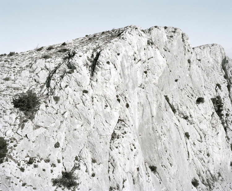 Éric Bourret | Sainte-Victoire, Sainte-Baume, Alpilles, le temps de la marche. | 2011-2013