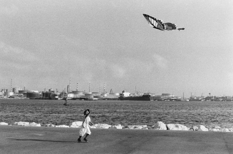 Franck Pourcel | La petite mer des oubliés – Habitat et modes de vie | 1996-2006 | Habitat et modes de vie | Étang de Berre, paradoxe méditerranéen