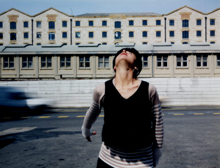 Valérie Jouve | Marseille, ville en Résistance | 1992-2009 | Sans Titre (les Personnages avec Josette), 1991/1995, C-Print, 100 x 130 cm