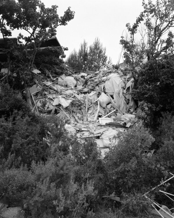 Félix Colardelle | Ce qui doit disparaître | 2020 | Plateau de l’Arbois, Aix-en-Provence / Marseille / Vitrolles